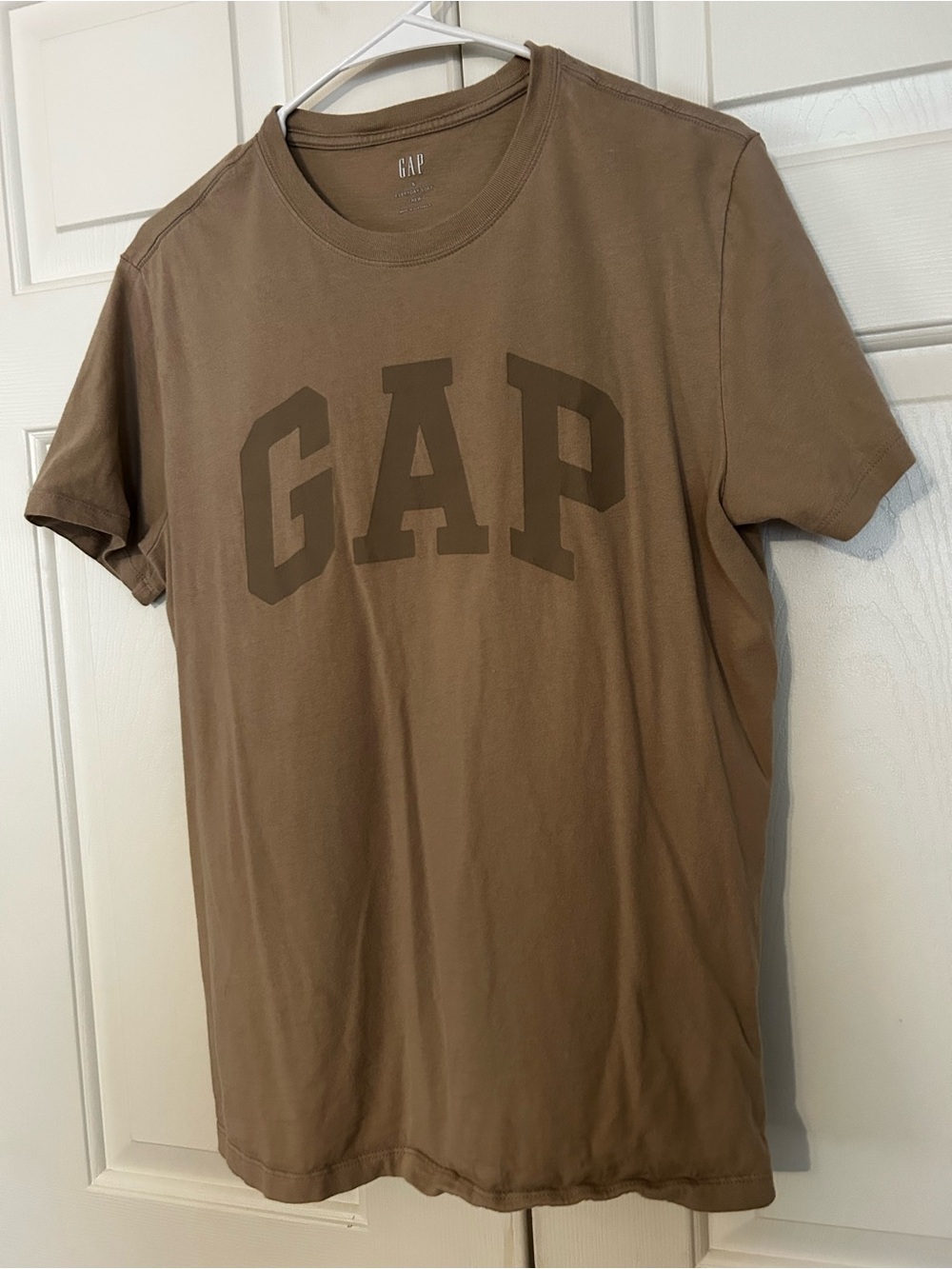 GAP Men's Brown Logo Crew T-Shirt